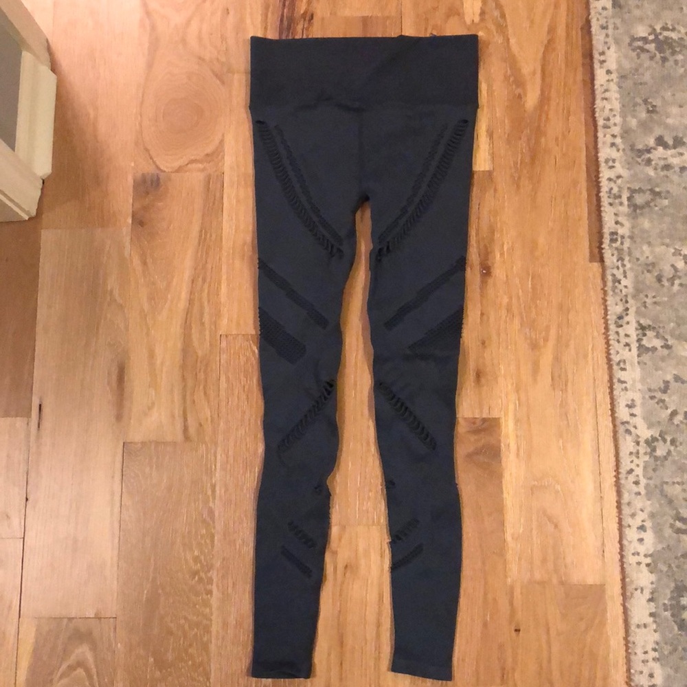 Dark grey leggings with cutouts size M